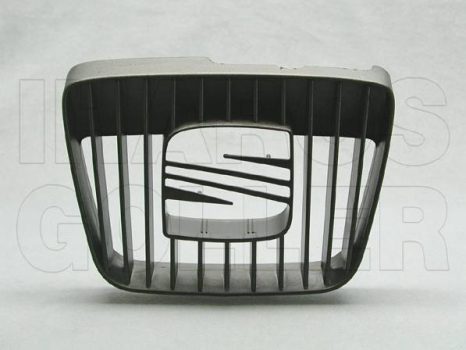 Seat Cordoba 1999.09.01-2002.08.31 Hűtődíszrács közép  (0ESD)