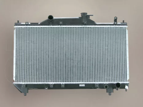 Toyota Avensis 2000.07.01-2003.03.31 Vízhűtő (0SHB)