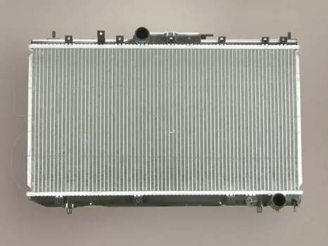 Toyota Avensis 2000.07.01-2003.03.31 Vízhűtő (0PM4)